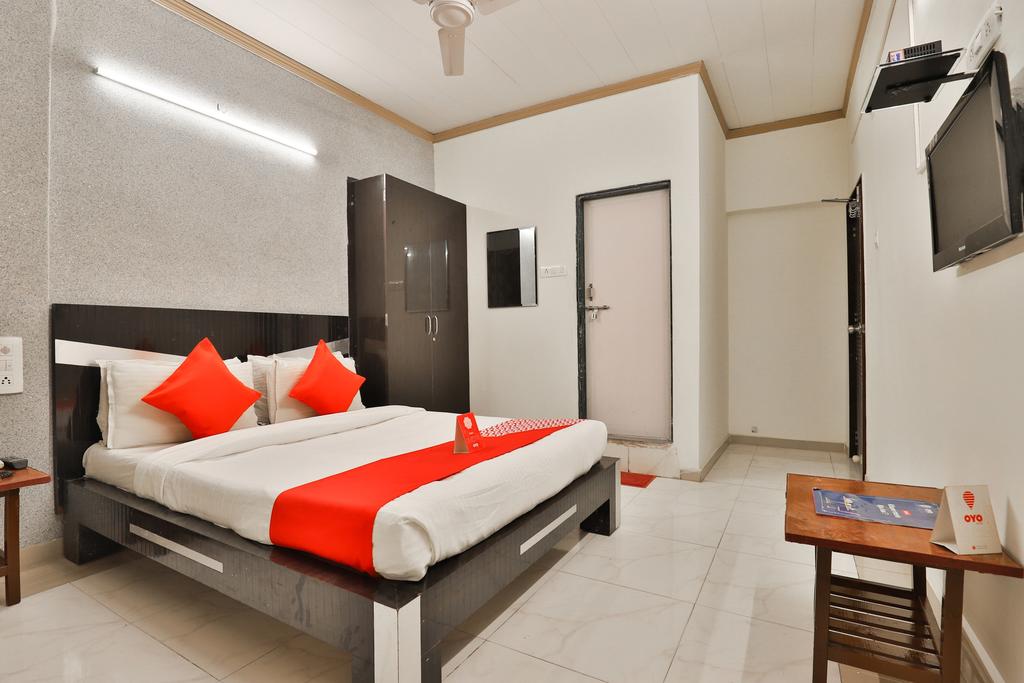 Gallery Image Of Hotel view road show