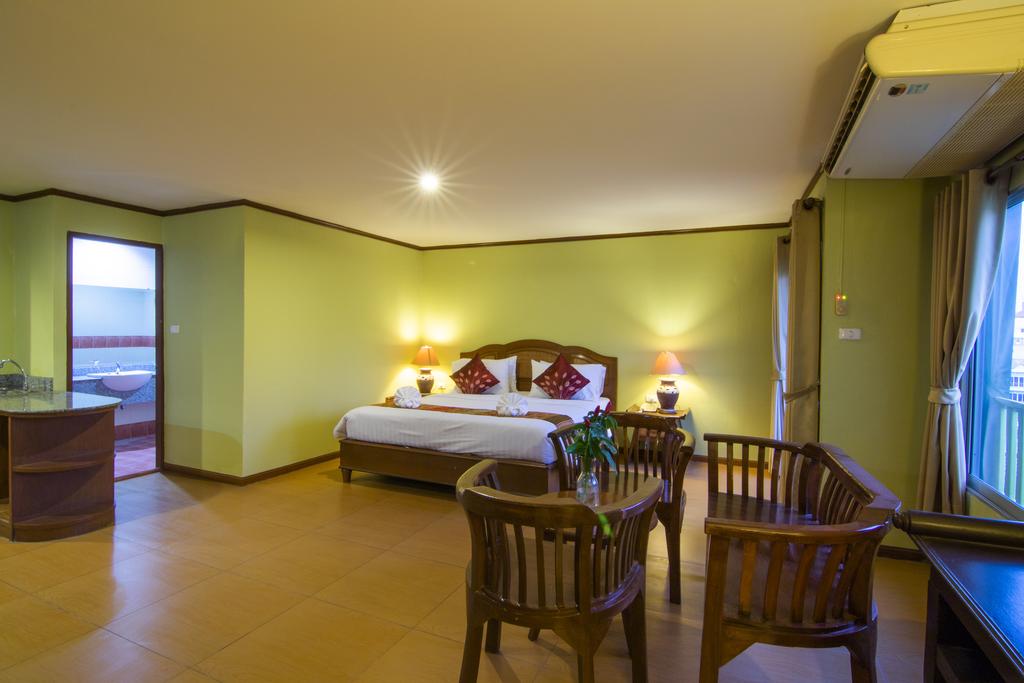Gallery Image Of Phuphaya Resort Pattaya