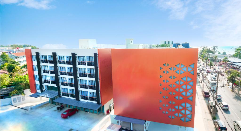 Gallery Image Of Phoenix Karon Beach Hotel 