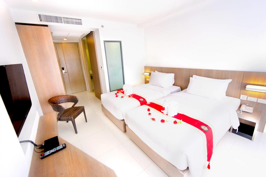 Gallery Image Of Phoenix Karon Beach Hotel 