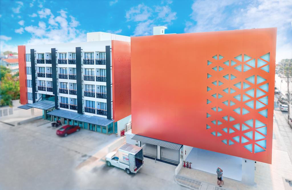 Gallery Image Of Phoenix Karon Beach Hotel 