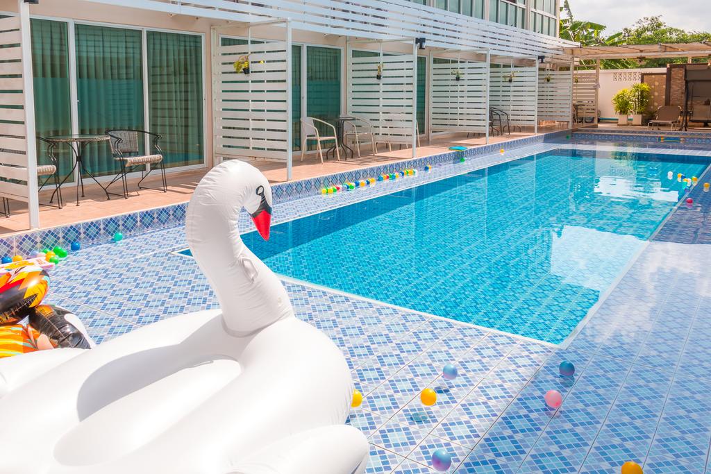 Gallery Image Of Villa Pool Lay