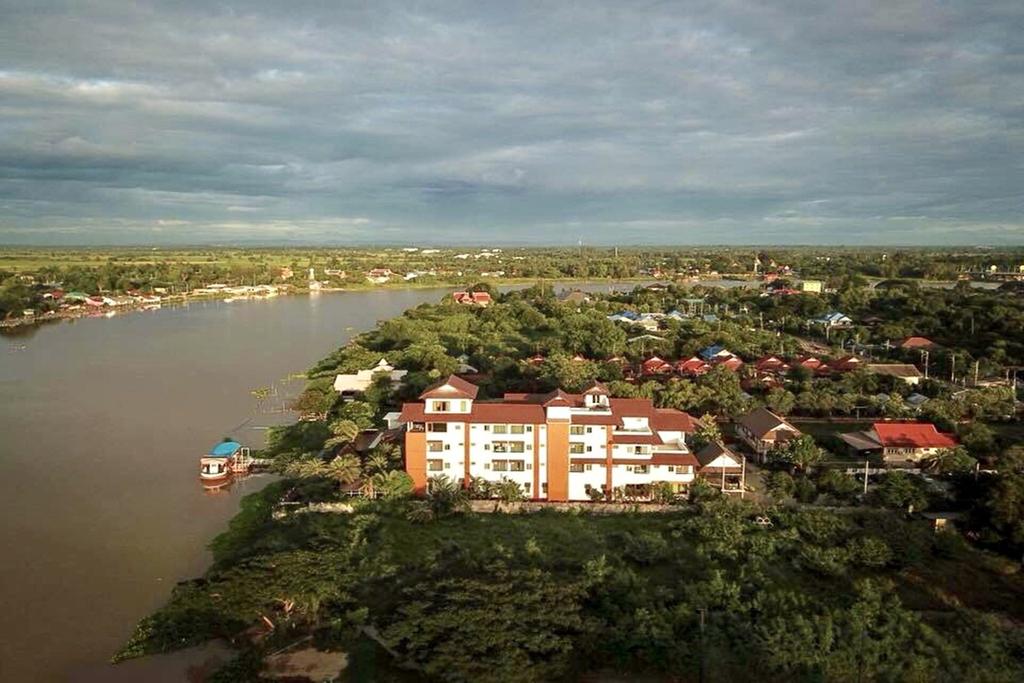 Gallery Image Of Chaophayathara Riverside Hotel
