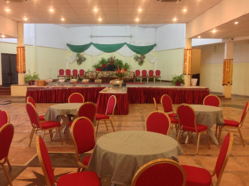 Gallery Image Of Central Palm Hotel